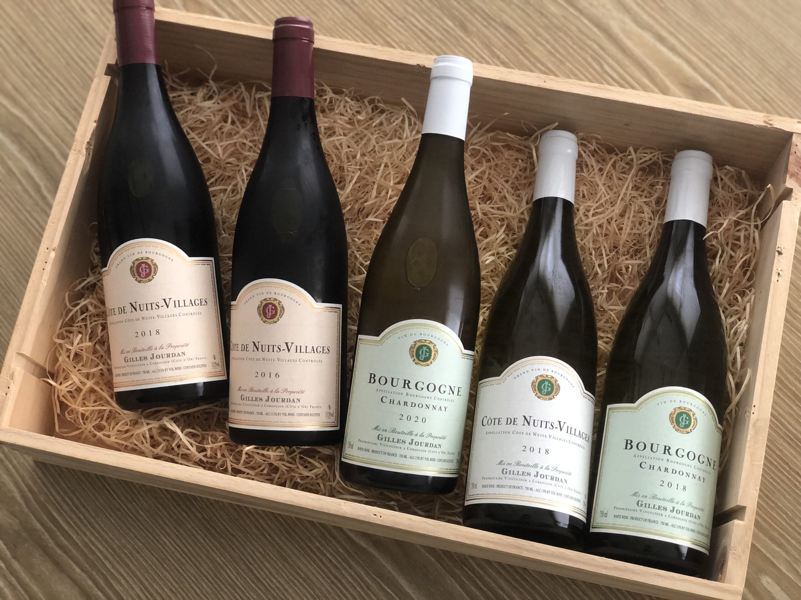 Read more about the article 週五驚嚇現貨Go — 有喝過台灣人大多數都不知道的1934年份的村莊級布根地嗎?英國葡萄酒大師(MW)口中不容錯過的”小”酒莊